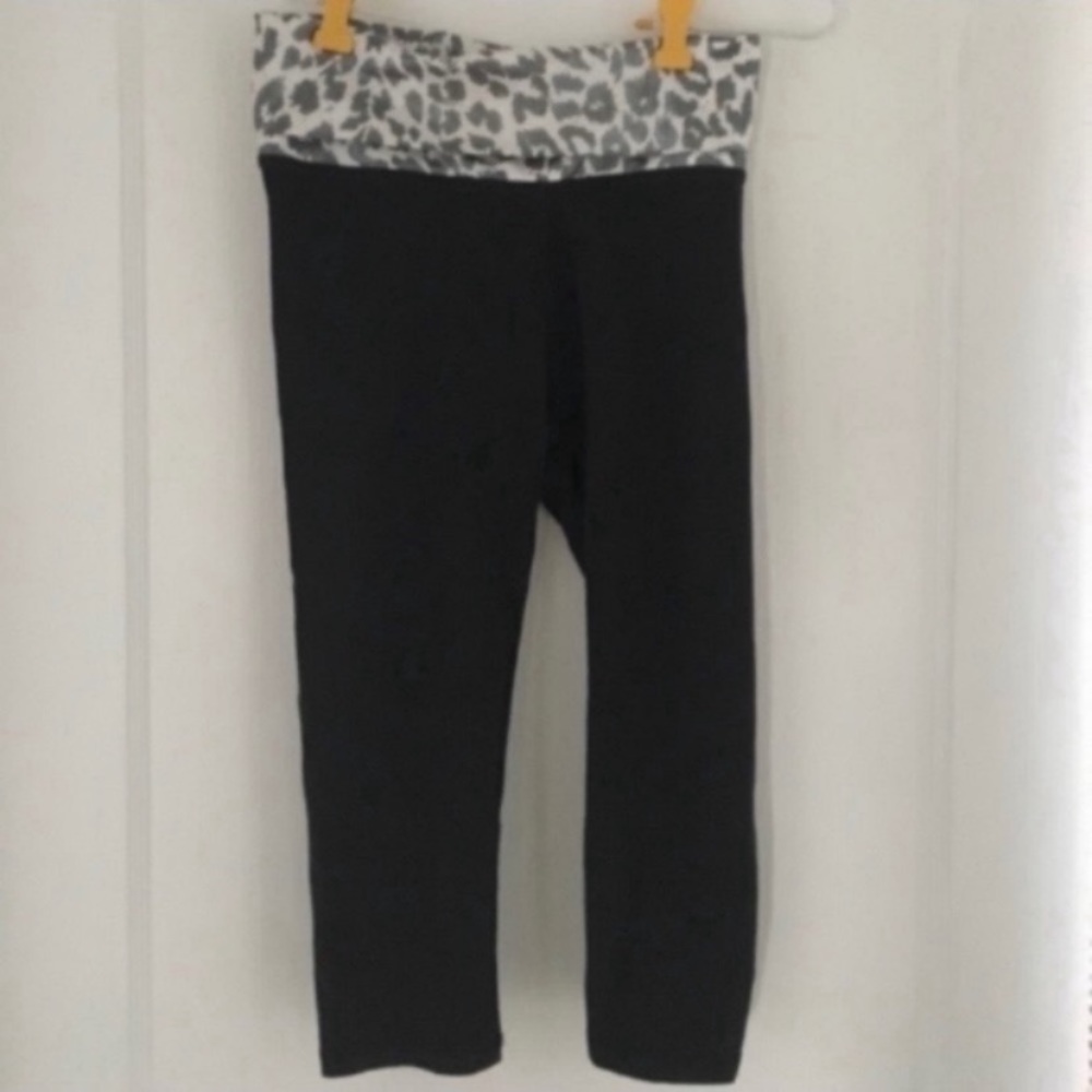 PINK Victoria’s Secret Capri Leggings